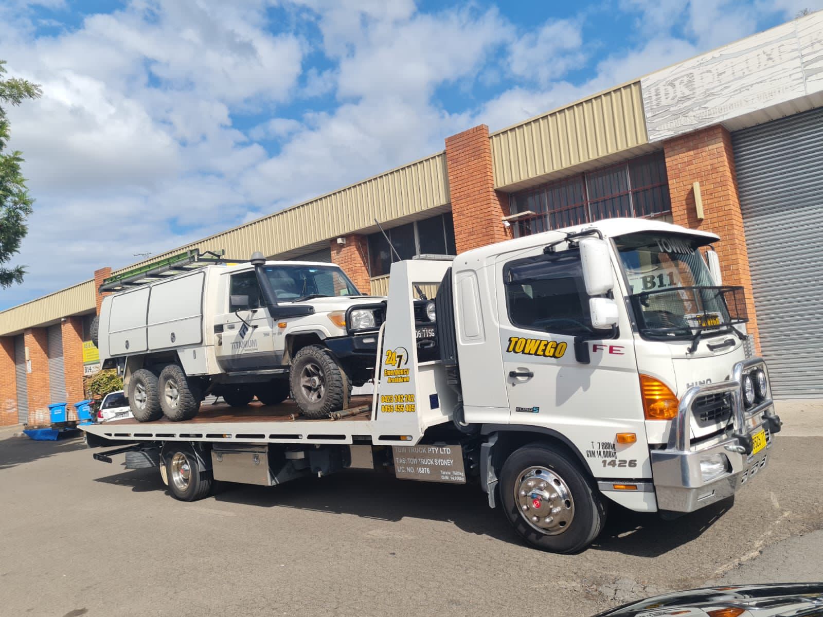 Towing Services in Sydney 2 Vintage Car Towed by Tow Truck Sydney